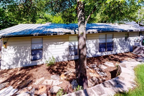 Galindo Getaway House in Austin
