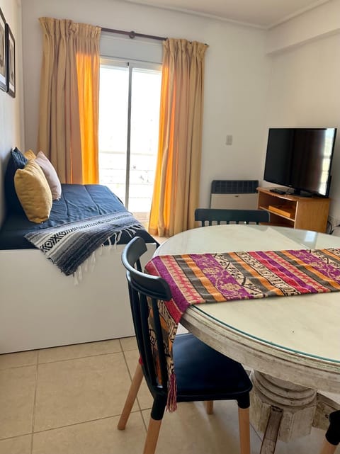 Bed, TV and multimedia, Living room, Dining area