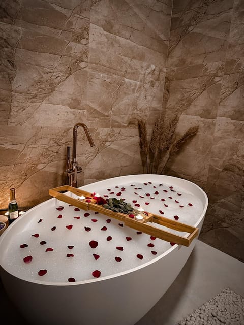 Bathroom, Spa and wellness centre/facilities, Bath