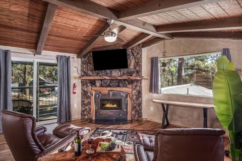 The Love Shack in the Historic Upper Canyon House in Ruidoso