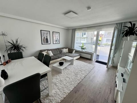 Living room, Photo of the whole room, Seating area
