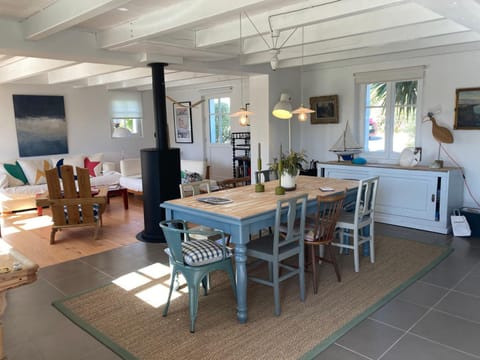 Maison moderne à 1 km de la plage, sans animaux - FR-1-418-255 House in Locmaria