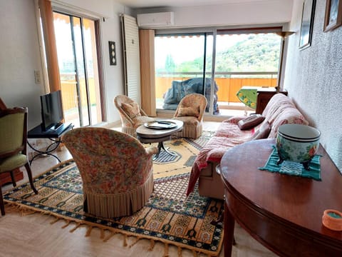 BRUYERES - 3 pièces - Axelle Loc'Appart Apartment in Mandelieu-La Napoule