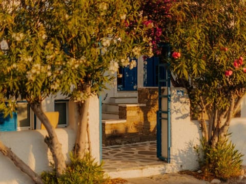 Adelfia Studios Bed and Breakfast in Paros