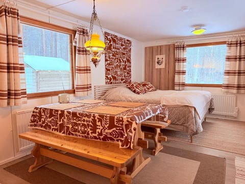 Bed, Photo of the whole room, Seating area