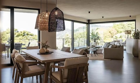 My Summer Lakeside Villa with Pool and Hot Tub Villa in Bardolino