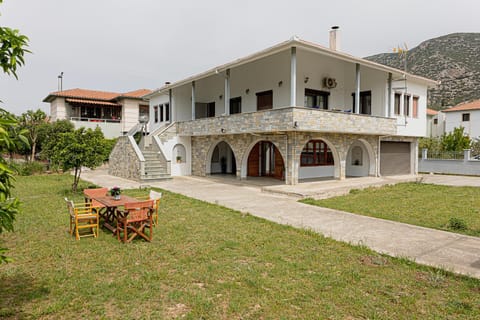 Property building, Garden, Garden view