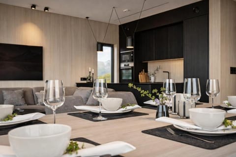 Luxury Cabin in beautiful Lofoten with Jacuzzi and sauna Cabin in Lofoten