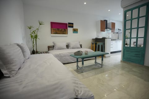 Kitchen or kitchenette, Living room, Photo of the whole room, Seating area