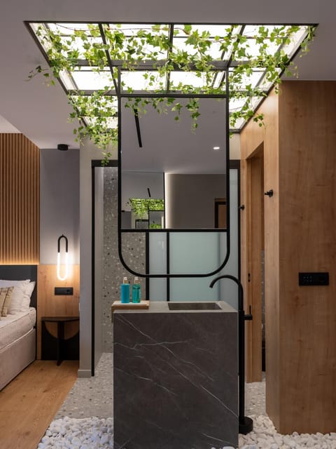 Bed, Bathroom, Photo of the whole room, Bedroom