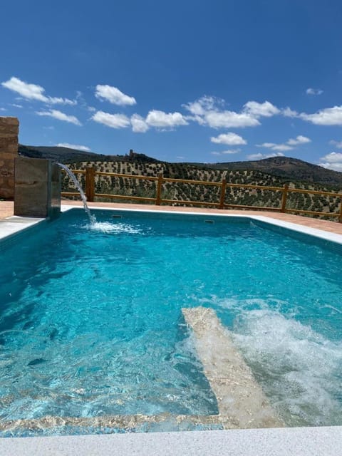 Nearby landmark, Day, Natural landscape, Hot Tub, Mountain view, Pool view, Swimming pool