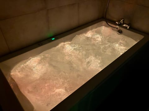 Hot Tub, Spa and wellness centre/facilities