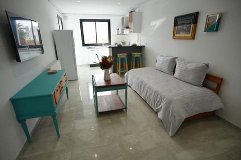 Communal lounge/ TV room, TV and multimedia, Living room, Photo of the whole room, Seating area