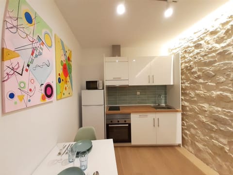 Good Energy Rooms Vacation rental in Alicante