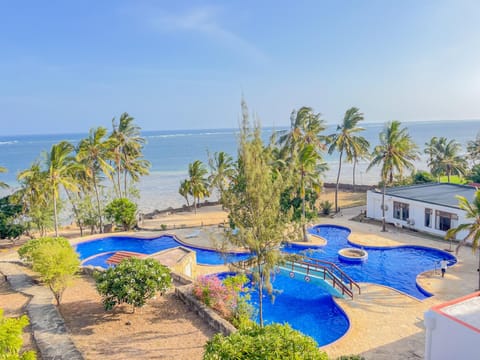 Nearby landmark, Day, Natural landscape, Beach, Pool view, Sea view, Swimming pool, sunbed