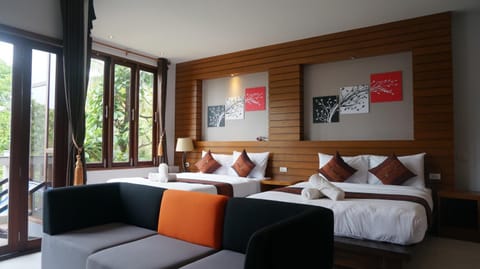 Day, Photo of the whole room
