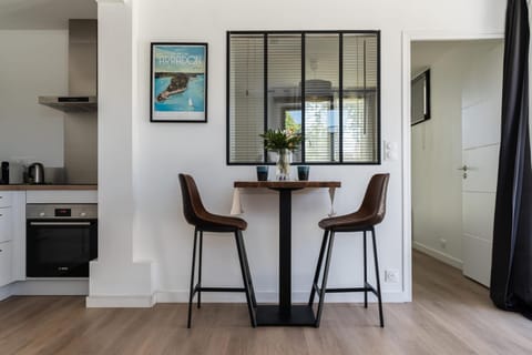 Berder - T2 - 10 min gare - terrasse - parking - linge inclus Apartment in Vannes