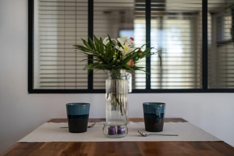 Berder - T2 - 10 min gare - terrasse - parking - linge inclus Apartment in Vannes