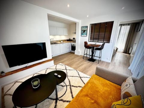 Berder - T2 - 10 min gare - terrasse - parking - linge inclus Apartment in Vannes