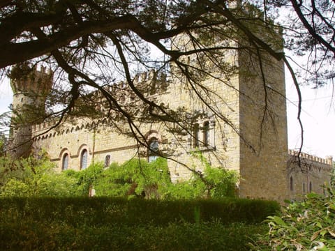 Castello Il Borgia in Passignano sul Trasimeno - Italy Villa in Umbria