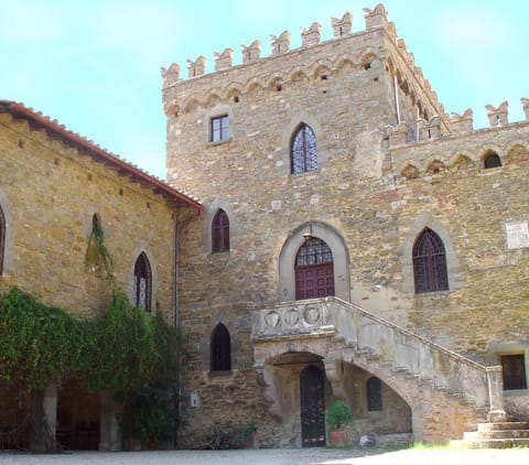 Castello Il Borgia in Passignano sul Trasimeno - Italy Villa in Umbria