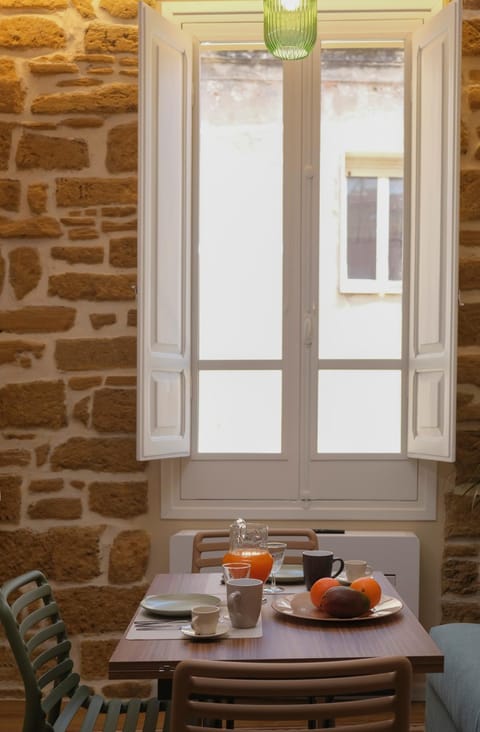 Living room, Breakfast