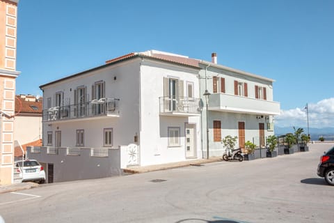 Property building, Neighbourhood