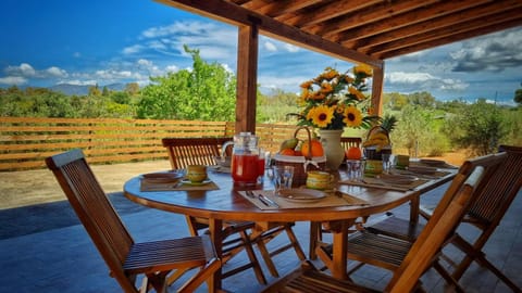 Day, View (from property/room), Food and drinks, Dining area, Food