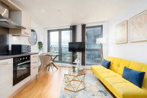Communal lounge/ TV room, TV and multimedia, Living room, Dining area, minibar, pet friendly