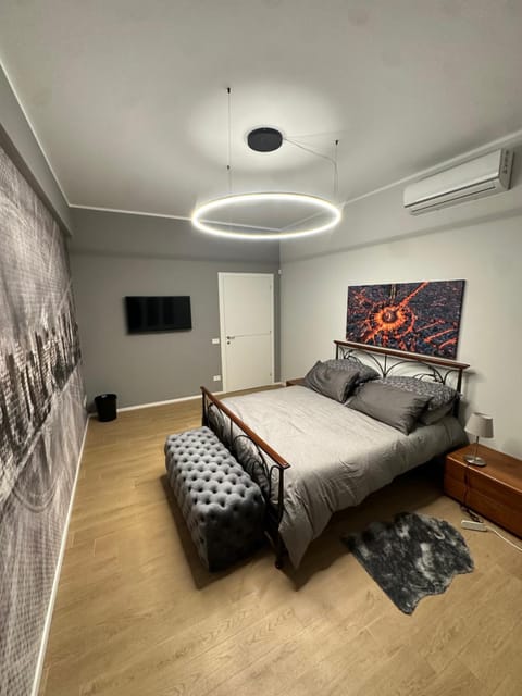 Bed, TV and multimedia, Bedroom, air conditioner