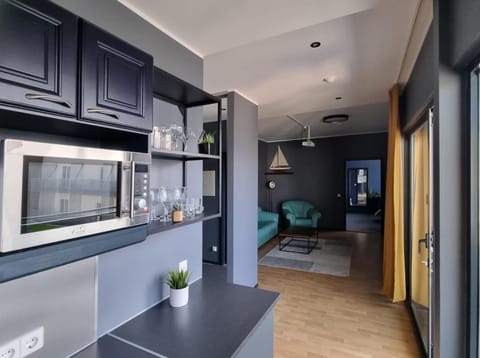 Kitchen or kitchenette, Living room