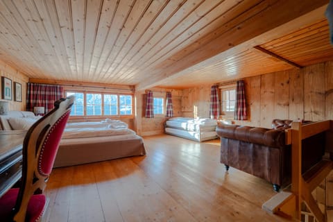 Bed, Photo of the whole room, Seating area, Bedroom