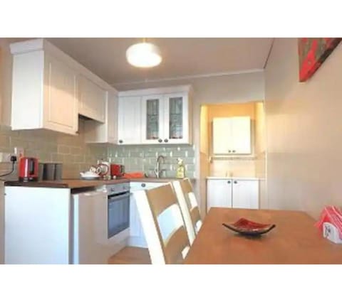 Kitchen or kitchenette, Dining area, kitchen