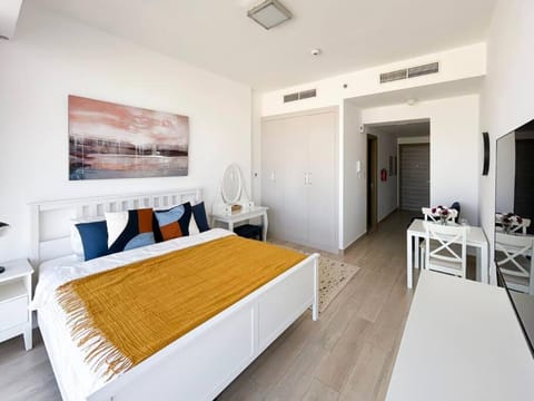 Living room, Photo of the whole room, Bedroom