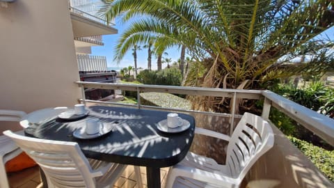 Patio, Day, View (from property/room), Balcony/Terrace, Dining area