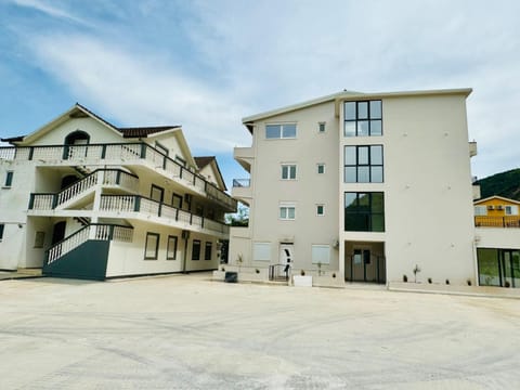 Property building, Day