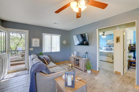 Lakefront Shell Knob Condo with Deck and Grill! Apartment in Shell Knob