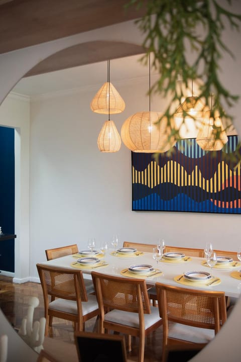 Conforto em Copacabana: 260m da Praia Apartment in Rio de Janeiro