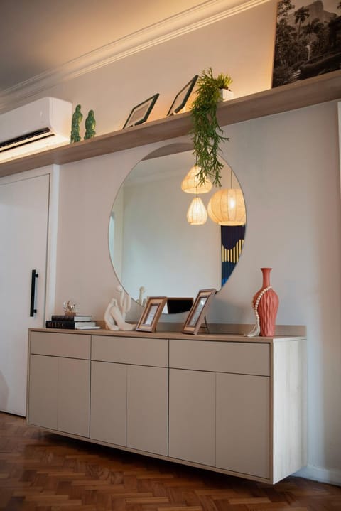 Conforto em Copacabana: 260m da Praia Apartment in Rio de Janeiro