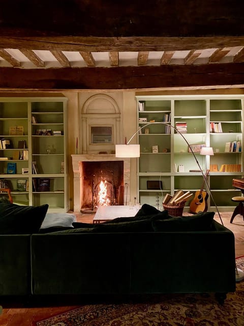Library, Living room