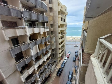 Neighbourhood, View (from property/room), Sea view, Street view