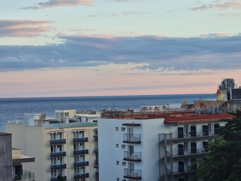 City view, Sea view