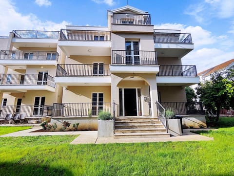 Property building, Balcony/Terrace