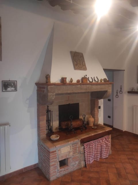 Casa dei nonni 57021 Apartment in Campiglia Marittima