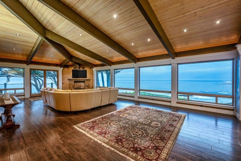 Oceanfront Dream Hideaway House in Gualala