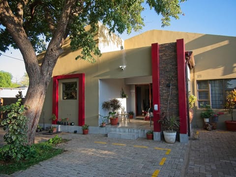 Property building, Facade/entrance