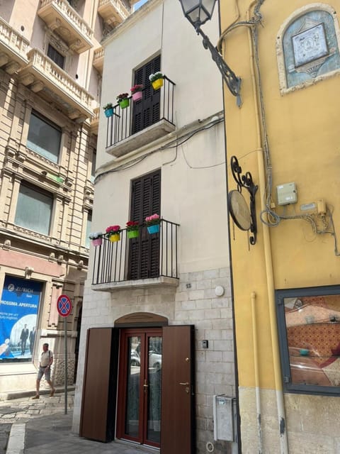Property building, Day
