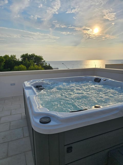 Day, Natural landscape, Hot Tub, Balcony/Terrace, Sea view, Swimming pool, Sunrise, Sunset, Open Air Bath, Public Bath