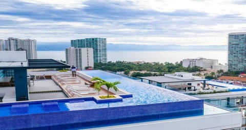 City view, Pool view, Sea view, Swimming pool, sunbed