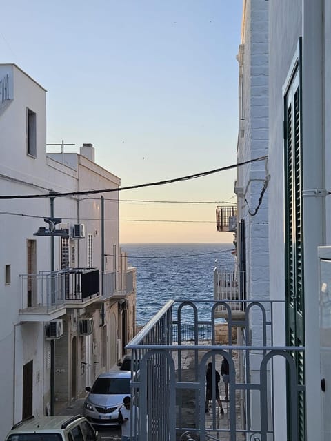 Property building, Day, Natural landscape, View (from property/room), Balcony/Terrace, City view